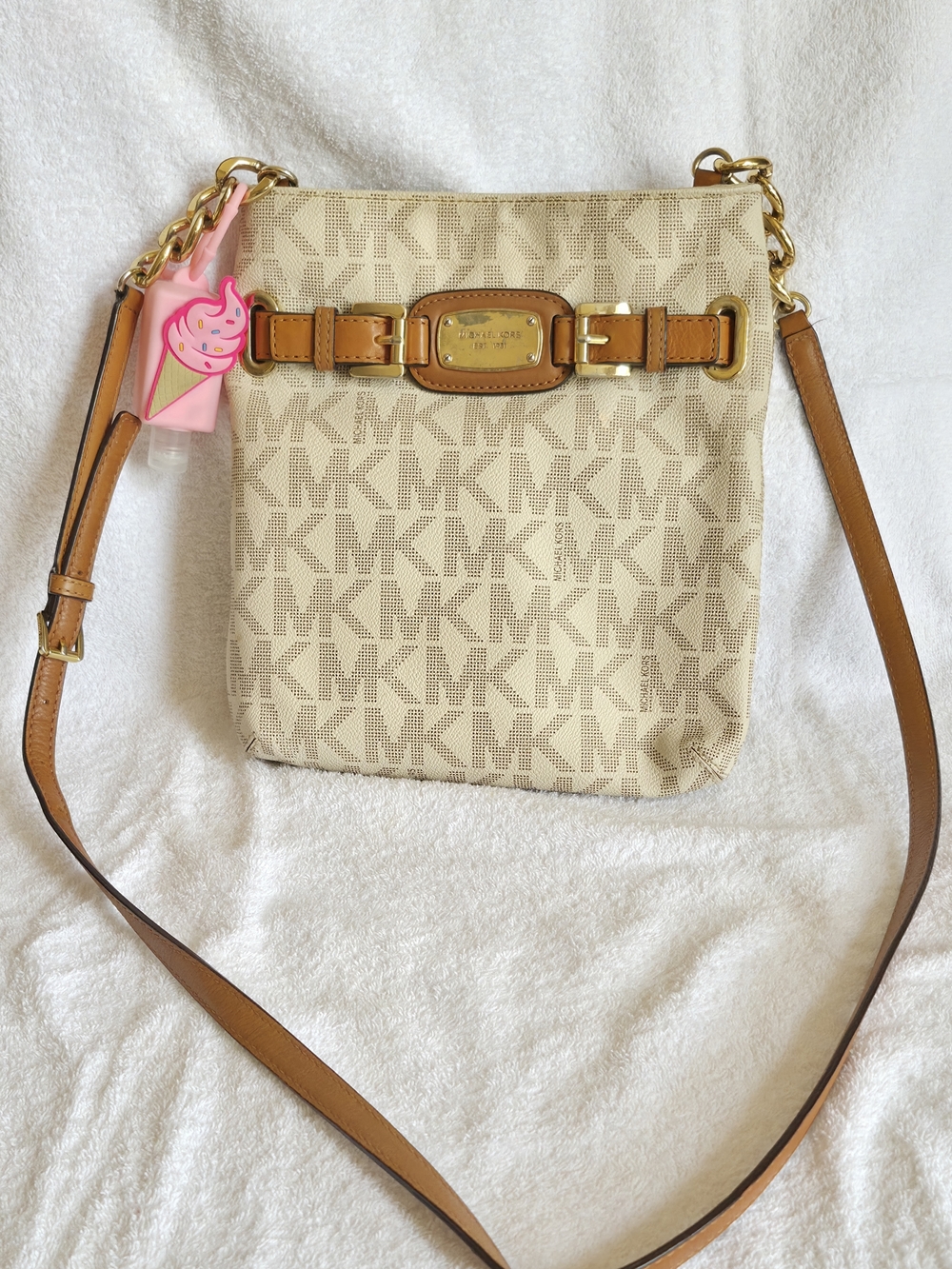Michael Kors Hamilton Vanilla/ Cream Brown Signature Crossbody Bag. - Picture 2 of 13